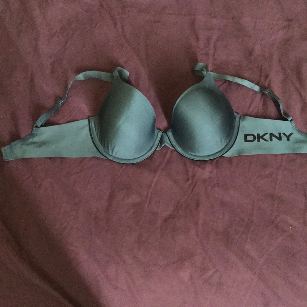 Green DKNY bra, like new, 32D